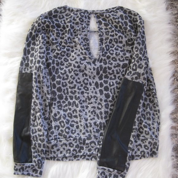 Aqua Black Grey Leopard Tunic Pullover Top Faux Leather Sleeve Patches Size M - Picture 2 of 5
